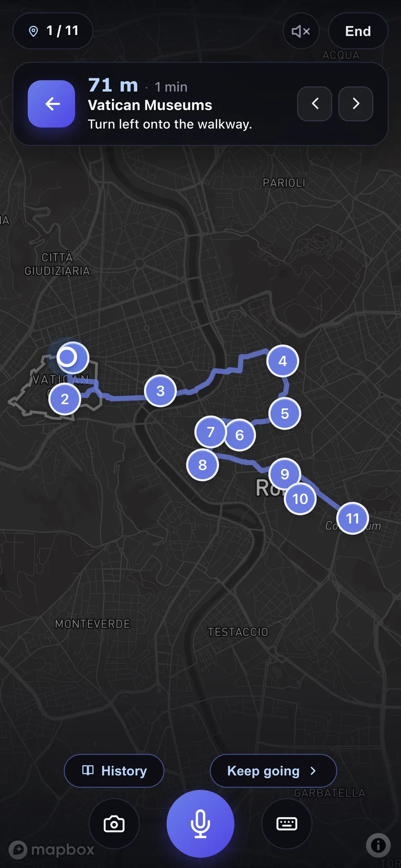 The live map view: the route to the next stop is drawn across Rome with numbered markers, and reply controls for photo, voice and text sit at the bottom.
